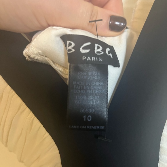 Winter white BCBG SIZE 10 dress - beautiful for New Years Eve/ Christmas parties - Picture 3 of 3